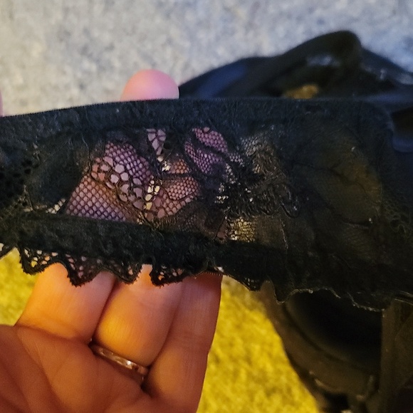 34 a la senza black satin/spandex bra with lace detailing - Picture 2 of 4